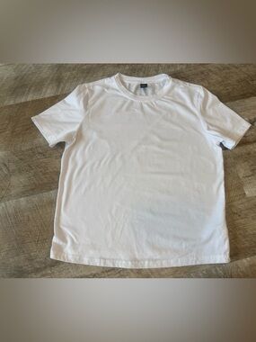 Women's Short Sleeve Crewneck Tee in White